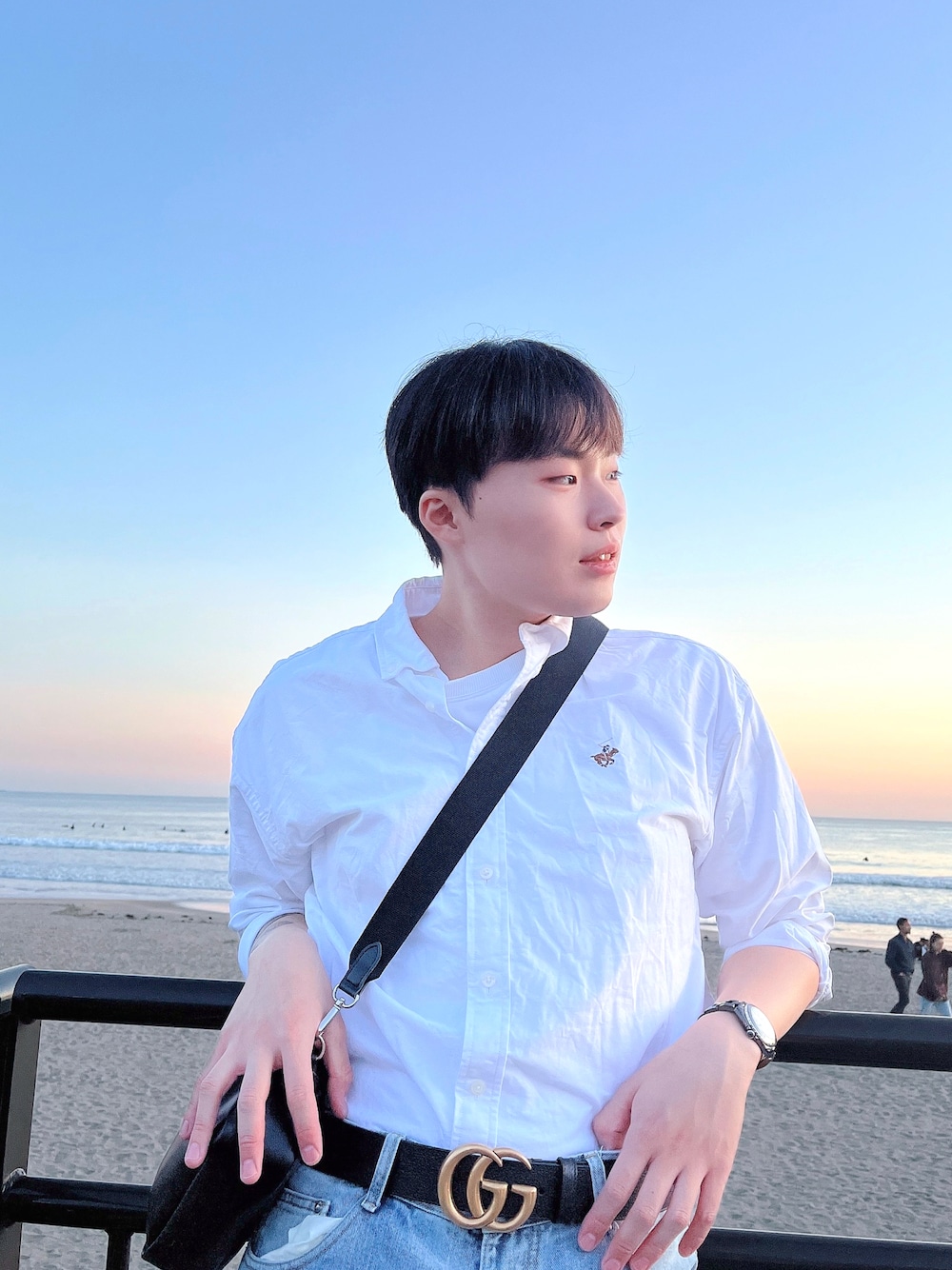 「爽やかコーデ、韓国風コーデ」｜「POLOのアイテム（シャツ/ブラウス、ホワイト系）」を使った、まさきさん（メンズ・182cm）の秋コーディネートの1枚目の写真