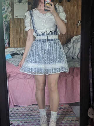 LIZ LISAのジャンパースカートを使った人気ファッションコーディネート