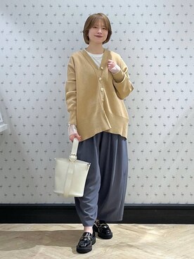 「人気アイテムをチェック！」｜「アイテム（スラックス）」を使った、chikaさん（レディース・154cm）の春コーディネート