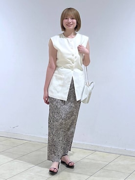 「A part by（アパートバイ）のプリーツイージータイトスカート2（スカート、ベージュ系）」を使った、chikaさん（レディース・154cm）の夏コーディネート