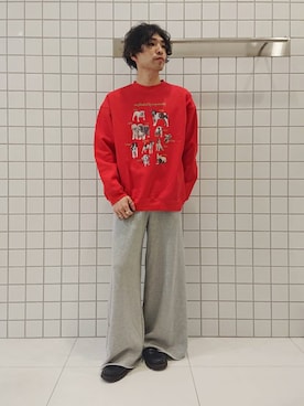 「冬の差し色コーデ」｜「アイテム（スウェット）」を使った、ちくちさん（メンズ・168cm）の冬コーディネート