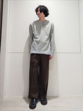「SENSE OF PLACE by URBAN RESEARCH(センスオブプレイスバイアーバンリサーチ)のフェイクレイヤードヘンリーネックロングTシャツ(Tシャツ/カットソー、グレー系)」を使った、ちくちさん(メンズ・168cm)の秋コーディネート