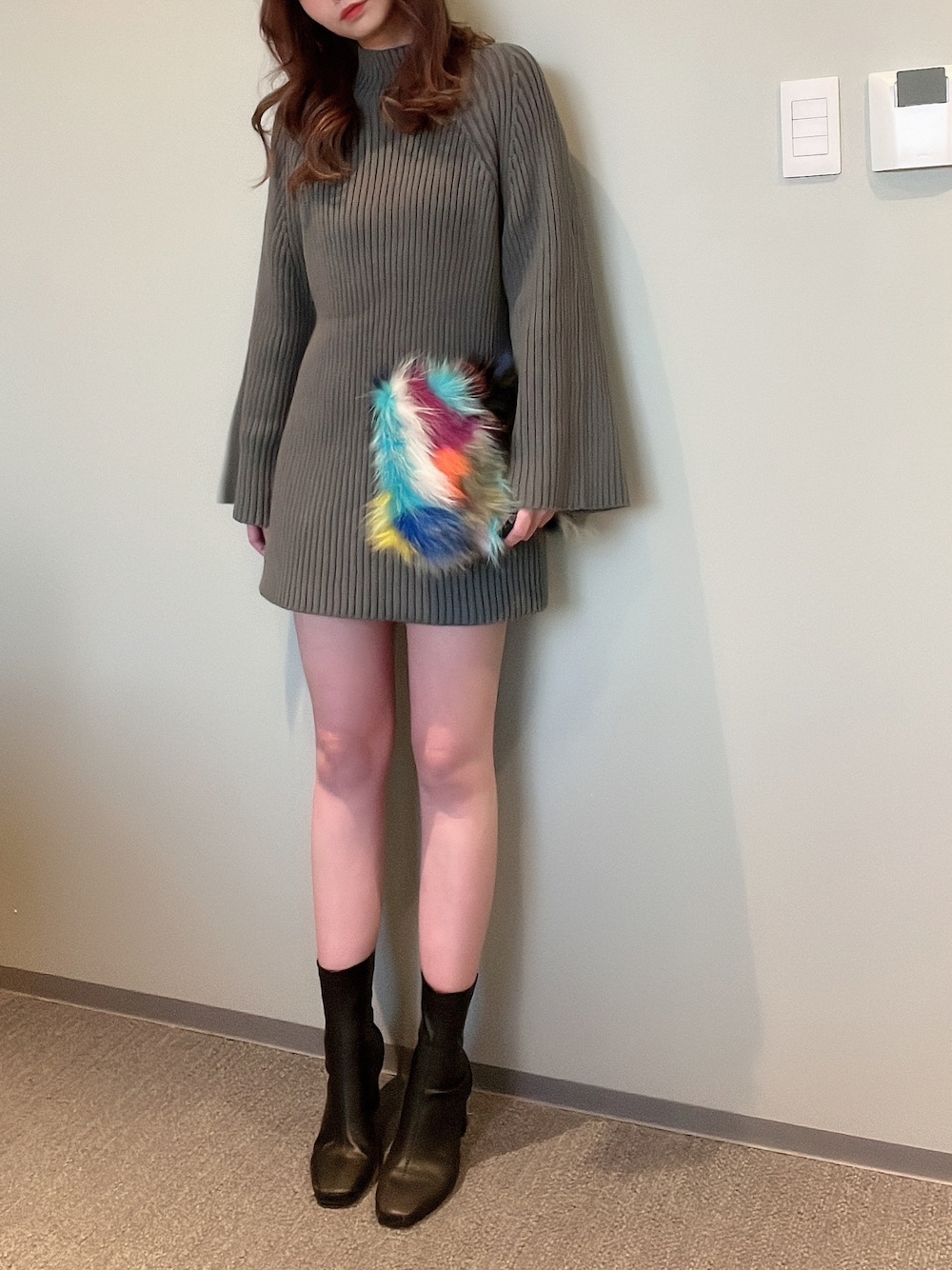 「春カラー、大人女子、リラックススタイル、カラーコーデ、大人かわいい、きれいめカジュアル、ビッグシルエット、ワンピーススタイル、グリーン、プチプラ、ボリューム袖、カジュアル、春先取り、骨格ストレート、プチプラコーデ」｜「DHOLICのスクエアアンクルブーツ（ブーツ、ブラック系）」を使った、himari_babeさん（レディース・160cm）の冬コーディネートの1枚目の写真