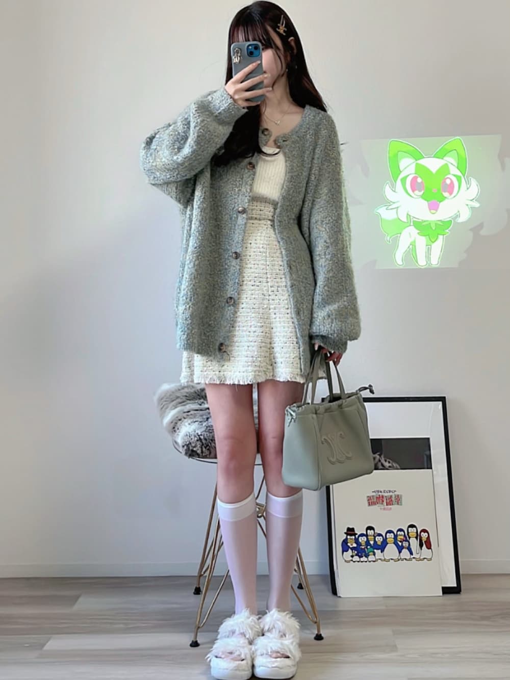 「春ファッション、シンプルコーデ、ゆるコーデ、カジュアルコーデ、春服コーデ、グリーンコーデ、ポケモンコーデ、ポケモンバウンド、骨格ストレート、骨格ストレート映える服」｜「SNIDELのツイードミニフレアースカート（スカート、その他）」を使った、himari_babeさん（レディース・160cm）の春コーディネートの1枚目の写真