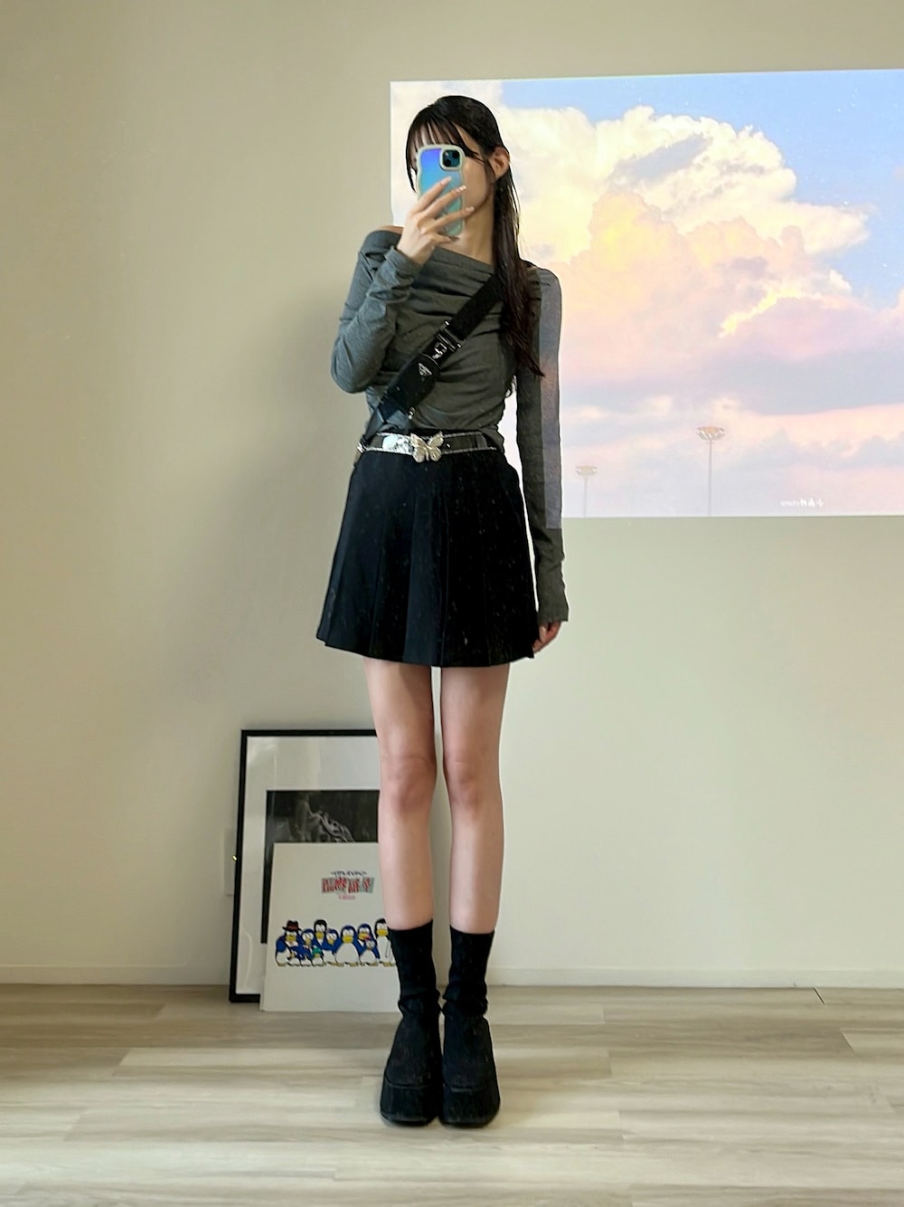 「最近のいい感じコーデ、大人かわいい、お出かけコーデ、骨格ストレート、骨格ストレートコーデ、骨格ストレート映える服、冬、標準身長、ショートブーツ」｜「GRLのアイテム（スカート、ブラック系）」を使った、himari_babeさん（レディース・160cm）の秋コーディネートの1枚目の写真