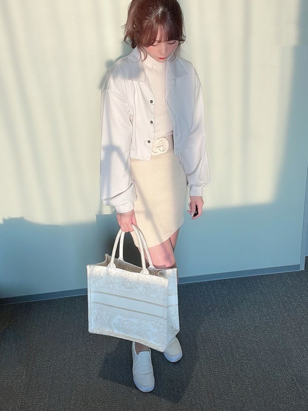「春色、シンプル、ゆるコーデ、オーバーサイズ、スカート、淡色女子、おしゃれさんと繋がりたい、プチプラ、骨格ストレート、淡色コーデ、カジュアル、イエローコーデ、GRL、韓国ファッション、韓国コーデ」｜「GRLのアイテム（シャツ/ブラウス、ベージュ系）」を使った、himari_babeさん（レディース・160cm）の春コーディネートの1枚目の写真