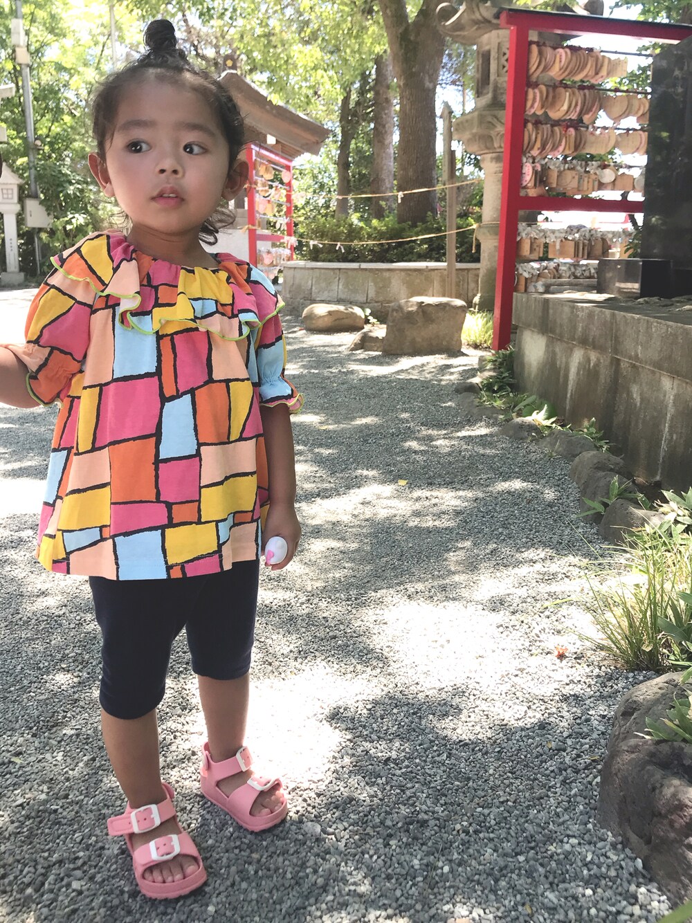 「お出かけコーデ、休日スタイル、マーキーズ(MARKEY'S)、女の子コーデ、2歳、2歳9ヶ月、娘コーデ、かわいい」｜「BREEZEの【一部WEB限定カラー/新色追加】EVAサンダル（サンダル、ピンク系）」を使った、ちゅーてぃさん（キッズ・90cm）の夏コーディネートの1枚目の写真