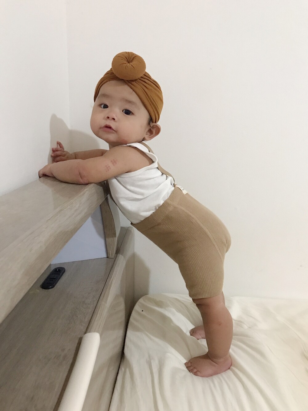 「レギンス」｜「combiminiのアイテム（肌着、ホワイト系）」を使った、ちゅーてぃさん（キッズ・70cm）の夏コーディネートの1枚目の写真
