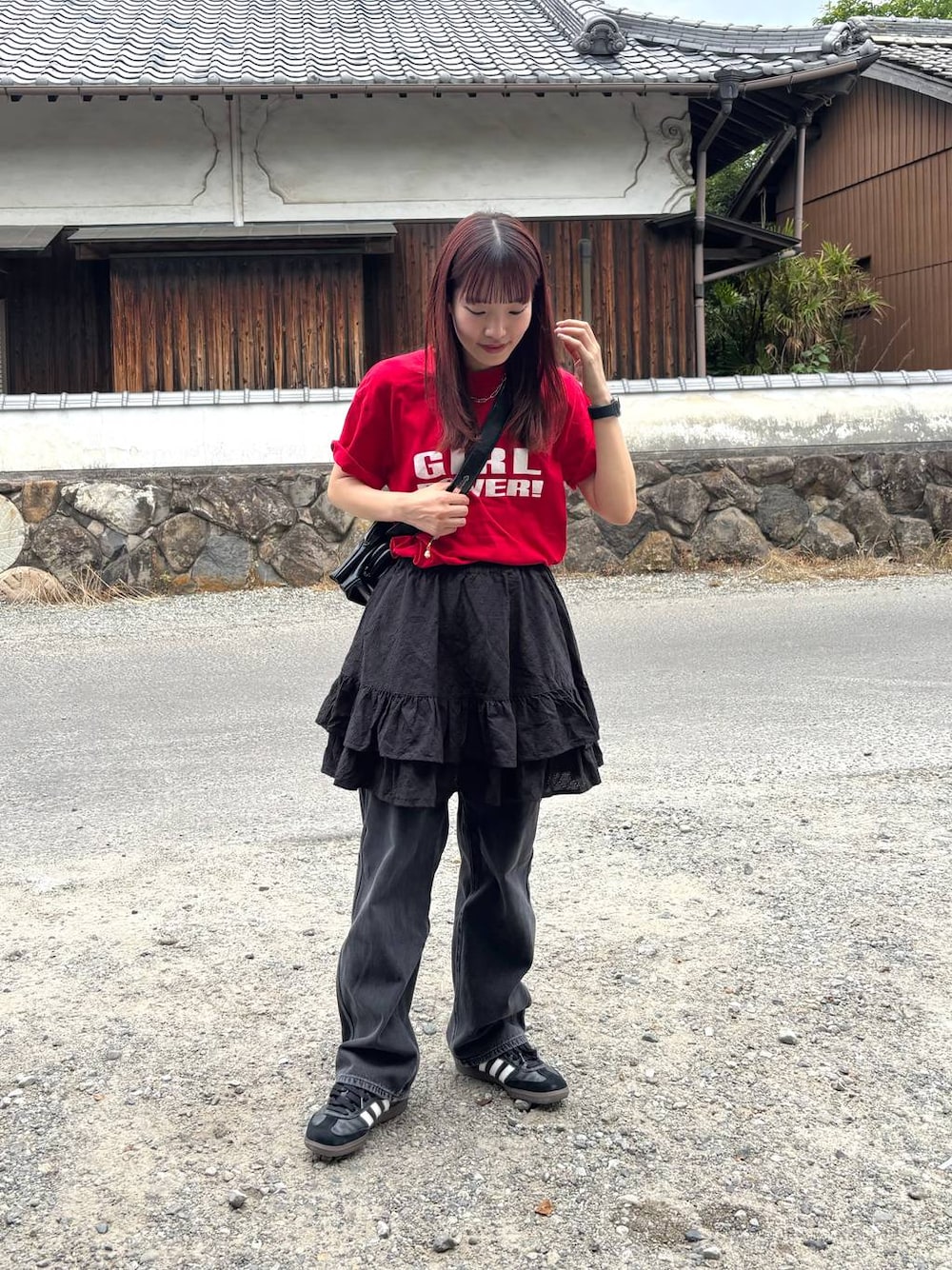 「低身長、若見え、カジュアル、ママコーデ、GLOBAL WORK、低身長_GLOBALWORK、LOWRYS FARM、niko and ...、レイヤードスタイル、デニムパンツ、ブランドミックス、夏コーデ、体型カバー、女子会、女子ウケ」｜「GLOBAL WORKのMATINE LINE/マンテルチェーンネックレス/288867（ネックレス、シルバー系）」を使った、オカピさん（レディース・154cm）の夏コーディネートの1枚目の写真