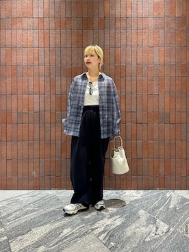 「URBAN RESEARCH(アーバンリサーチ)のチノイージーパンツ(その他パンツ、ブルー系)」を使った、imamuraemiさん(レディース・159cm)の春コーディネート