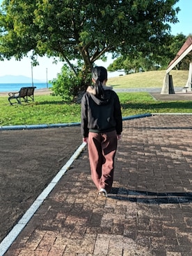 「アイテム（スウェットパンツ）」を使った、Aiiiiiさん（キッズ・148cm）の秋コーディネート