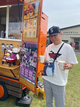 「Supreme （シュプリーム）のアイテム（ショルダーバッグ、ブルー系）」を使った、tomonari.yさん（メンズ・182cm）の夏コーディネート