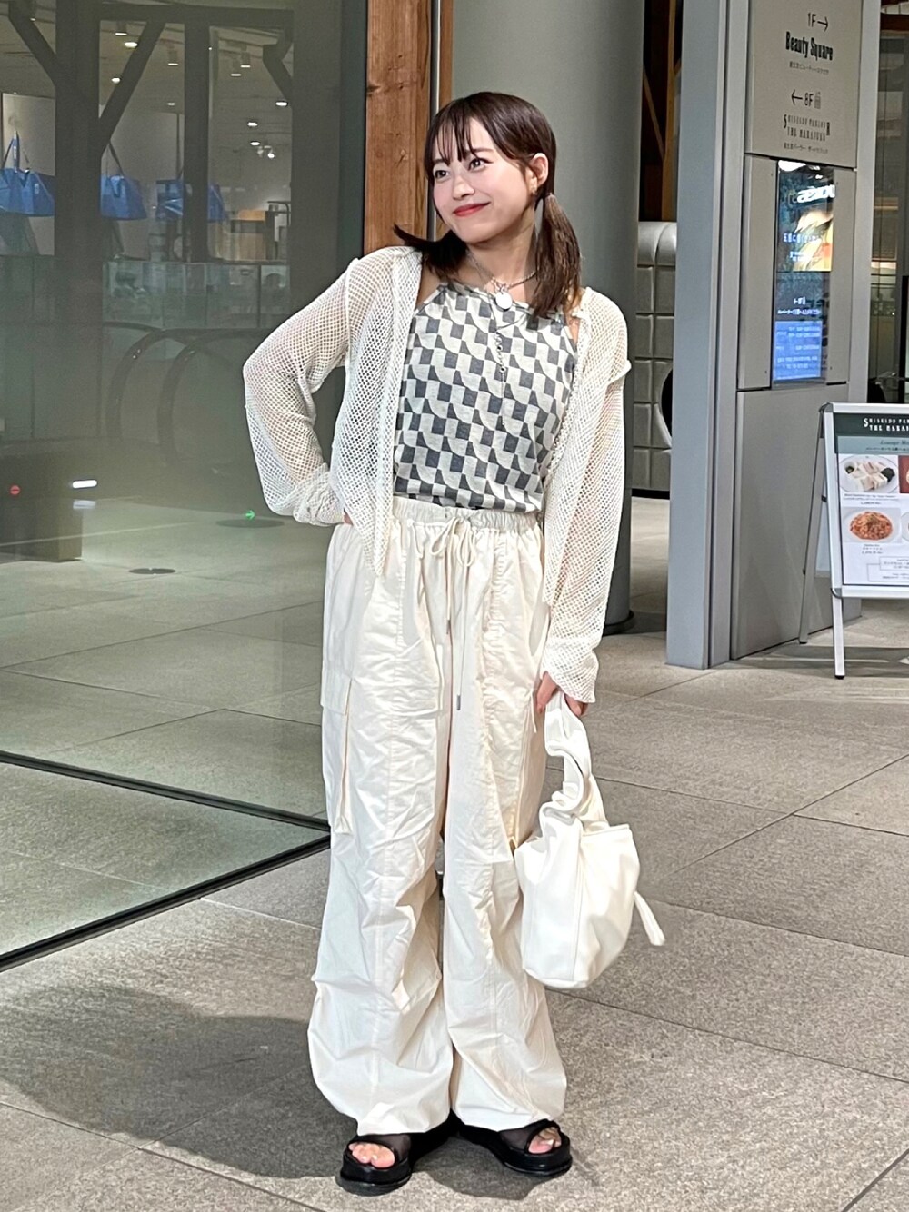 *夏コーデの主役に♪*【CHANEL】CCロゴ メッシュ厚底サンダル メッシュ CHANEL(シャネル) サンダル・ミュール(レディース