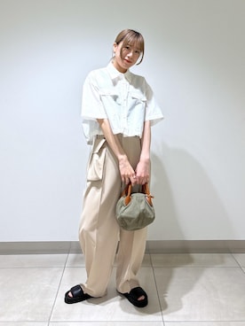 「FEMME」｜「アイテム（スラックス）」を使った、すがわらさん（レディース・160cm）の春コーディネート