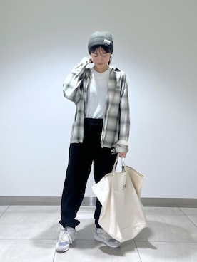 「FEMME」｜「アイテム（ニットキャップ/ビーニー）」を使った、すがわらさん（レディース・161cm）の秋コーディネート