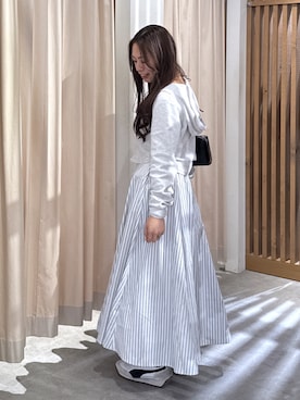「FREE'S MART（フリーズマート）の◆パネルフレアスカート（スカート、ホワイト系）」を使った、HITOMIさん（レディース・148cm）の春コーディネート