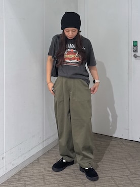 「アイテム（デニムパンツ、ベージュ系）」を使った、HITOMIさん（レディース・148cm）の秋コーディネート