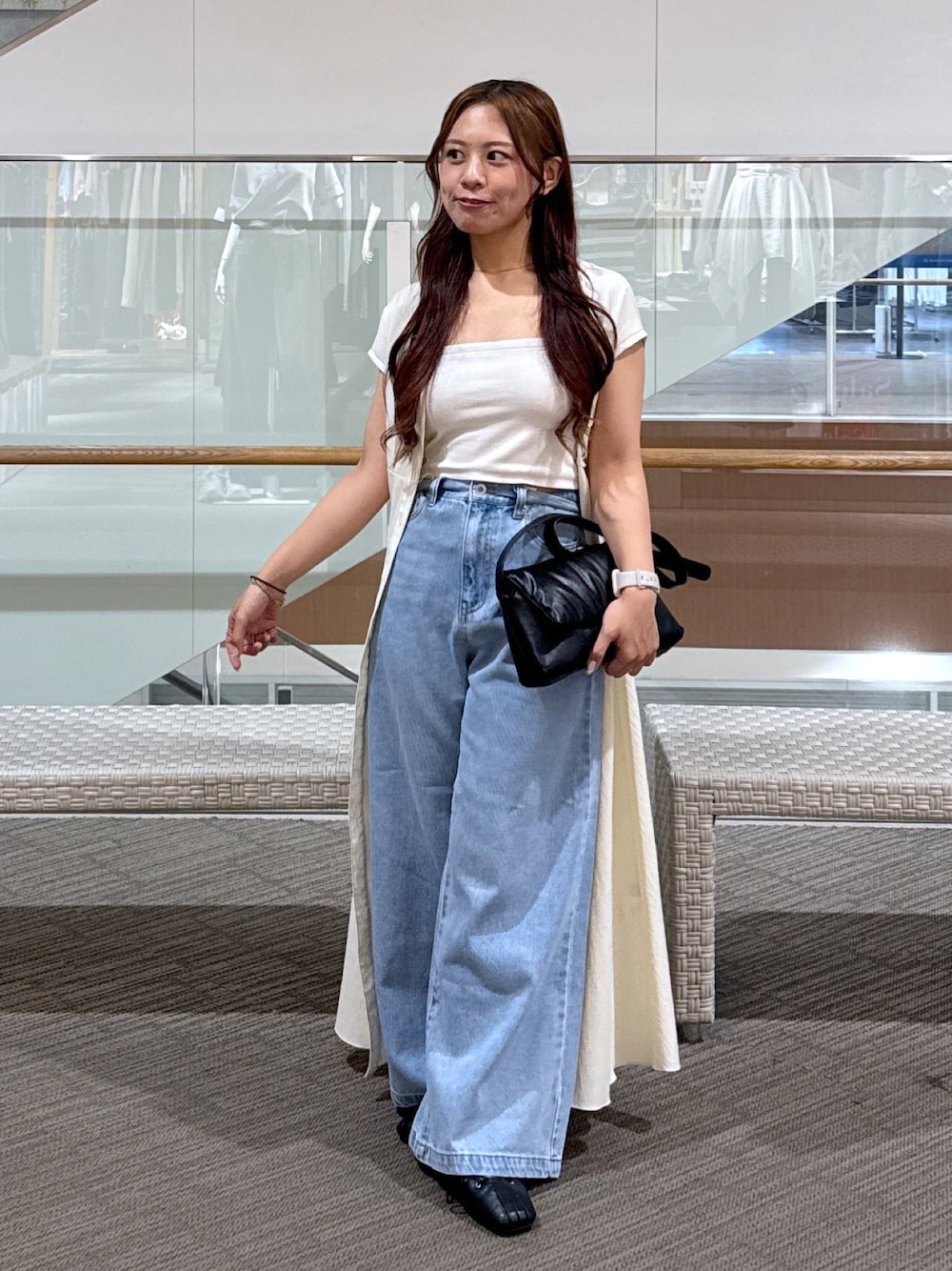 「ショルダーバッグ、秋服準備はじめました、秋のコーデ、ワンピース、デニム、低身長、低身長コーデ、夏」｜「FREE'S MARTの【4サイズ展開XS-L】甘織ワイドデニムパンツ【低身長サイズ有】（デニムパンツ、ブルー系）」を使った、HITOMIさん（骨格ナチュラル・レディース・148cm）の夏コーディネートの1枚目の写真