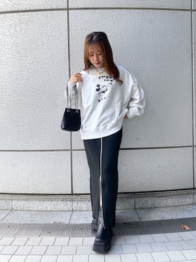 「スリット」｜「アイテム（スウェット）」を使った、HITOMIさん（レディース・148cm）の秋コーディネート