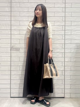 「OPAQUE.CLIP（オペークドットクリップ）のシアーコットンヘンリーネックカットソー【洗濯機OK】（Tシャツ/カットソー、ホワイト系）」を使った、RANさん（レディース・155cm）の春コーディネート