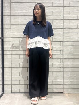 「OPAQUE.CLIP（オペークドットクリップ）の裾フリルドッキングTシャツ【洗濯機OK】（Tシャツ/カットソー、ブルー系）」を使った、RANさん（レディース・155cm）の春コーディネート