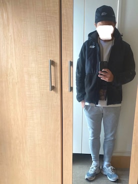 「アイテム（スニーカー）」を使った、SHINさん（メンズ・175cm）の冬コーディネート