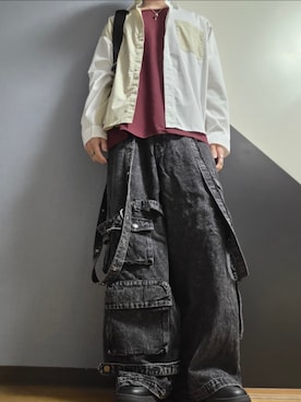 「cussil（クシル）の【cussil/クシル】【12oz】 ルーズシルエットアシンメトリーサスペンダーカーゴデニムパンツ（デニムパンツ、ブラック系）」を使った、TAKUさん（メンズ・176cm）の春コーディネート