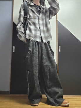 「Spielio（シュピーリオ）の【Spielio】Distressed suspender wide denim pants/ ヴィンテージライク サスペンダーワイドデニムパンツ（カーゴパンツ、グリーン系）」を使った、TAKUさん（メンズ・176cm）の春コーディネート