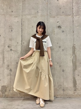 「SENSE OF PLACE by URBAN RESEARCH(センスオブプレイスバイアーバンリサーチ)のシアードットフラットパンプス(Pumps、ホワイト系)」を使った、だーこさん(レディース・165cm)の春コーディネート