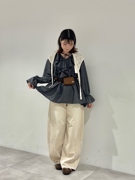 「アイテム（デニムパンツ、ベージュ系）」を使った、だーこさん（レディース・165cm）の秋コーディネート
