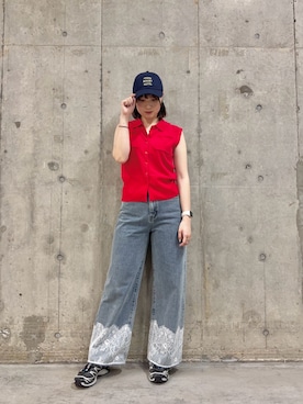 「SENSE OF PLACE by URBAN RESEARCH(センスオブプレイスバイアーバンリサーチ)の『洗濯可』近赤外線カットエリツキニットベスト(Vest、レッド系)」を使った、だーこさん(レディース・165cm)の春コーディネート