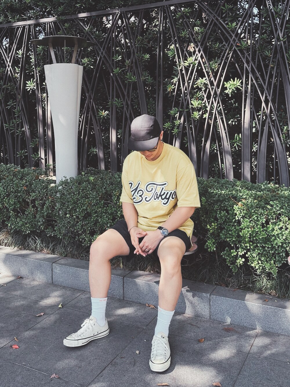 「シンプルコーデ、シンプル、おしゃれさんと繋がりたい、今日のコーデ」｜「Y-3のアイテム（Tシャツ/カットソー、イエロー系）」を使った、jasonboyyyyyさん（メンズ・174cm）の冬コーディネートの1枚目の写真