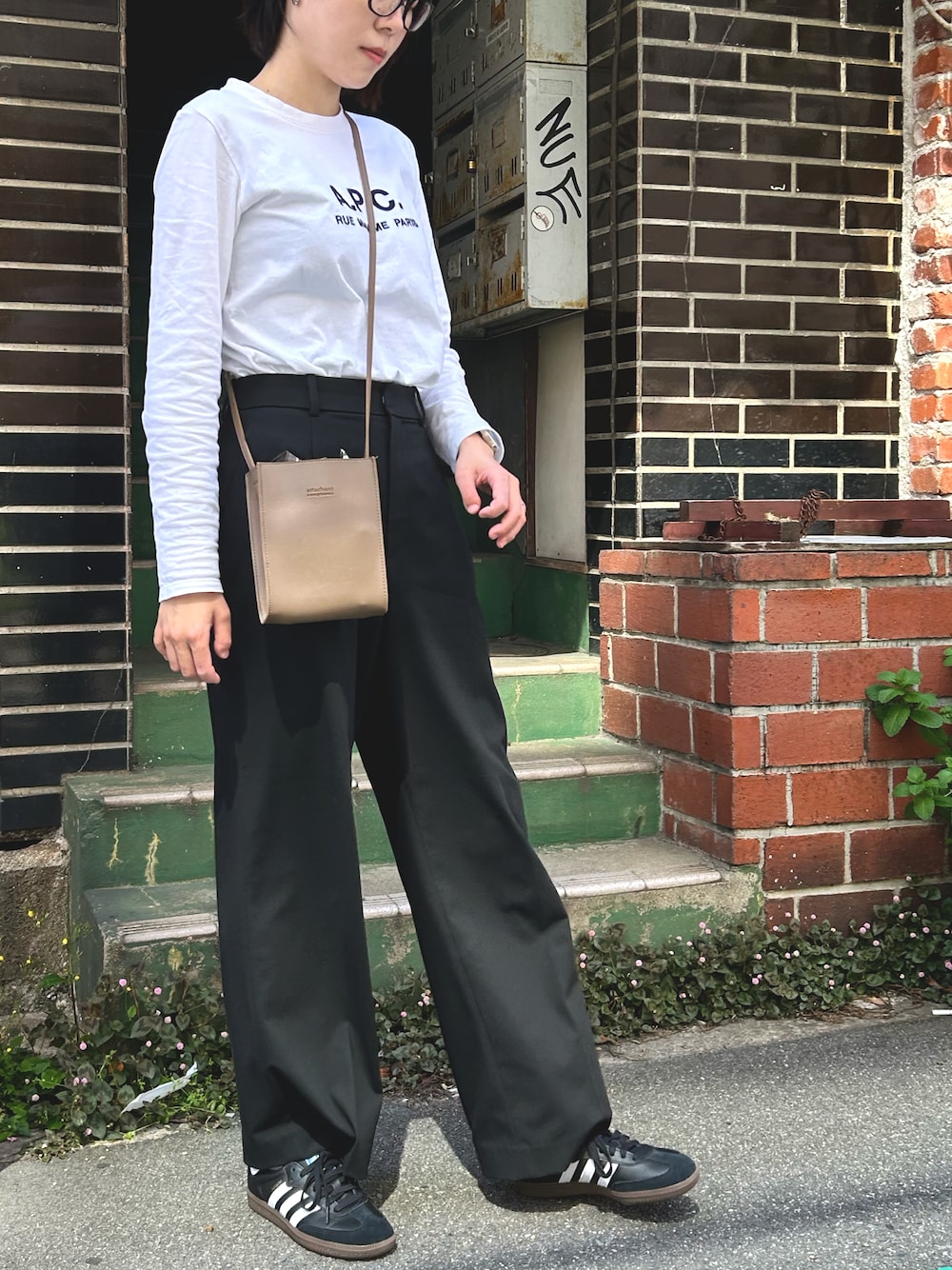 A.P.C.（アーペーセー）の「T-SHIRT RUE MADAME F MANCHES
