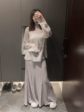 「crocs（クロックス）のアイテム（シューズ、ホワイト系）」を使った、Hannahさん（レディース・168cm）の秋コーディネート