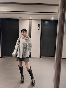 「Dr. Martens（ドクターマーチン）のアイテム（シューズ、ブラック系）」を使った、Hannahさん（レディース・168cm）の冬コーディネート