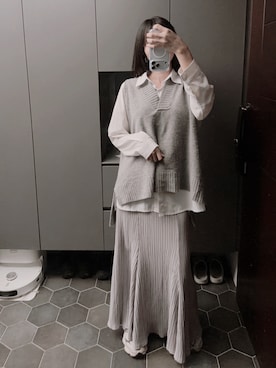 「NEW BALANCE（ニューバランス）のアイテム（シューズ、グレー系）」を使った、Hannahさん（レディース・168cm）の秋コーディネート