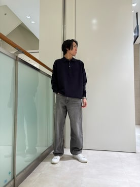 「URBAN RESEARCH DOORS（アーバンリサーチドアーズ）の『UR TECH』200日ニット ポロ 26AW（ニット/セーター、ブルー系）」を使った、mune15さん（メンズ・169cm）の秋コーディネート