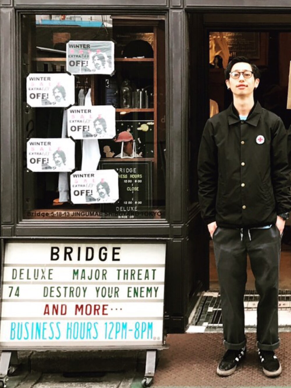 「秋冬コーデ、おしゃれさんと繋がりたい、スニーカーコーデ、スケートスタイル、シンプルスタイル、メンズコーデ、メンズファッション、Dickies、スケータースタイル、ストリート」｜「adidas SBのアイテム（スニーカー、ブラック系）」を使った、Daimuさん（メンズ・173cm）の冬コーディネートの1枚目の写真