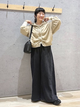 「LEPSIM（レプシィム）のスニーカーローファー　1042668（ローファー、ブラック系）」を使った、haru.さん（レディース・160cm）の夏コーディネート