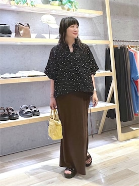 「LEPSIM（レプシィム）の裾ドロストアソートシャツSS　1023535（シャツ/ブラウス、ブラック系）」を使った、haru.さん（レディース・160cm）の夏コーディネート