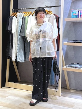 「LOWRYS FARM（ローリーズファーム）のステンレスｈｏｏｐピアス　588509（ピアス（両耳用）、ゴールド系）」を使った、haru.さん（レディース・160cm）の夏コーディネート