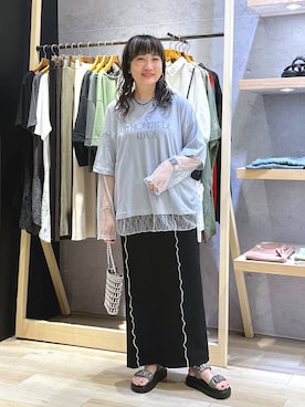 「LOWRYS FARM（ローリーズファーム）のステンレスｈｏｏｐピアス　588509（ピアス（両耳用）、ゴールド系）」を使った、haru.さん（レディース・160cm）の夏コーディネート