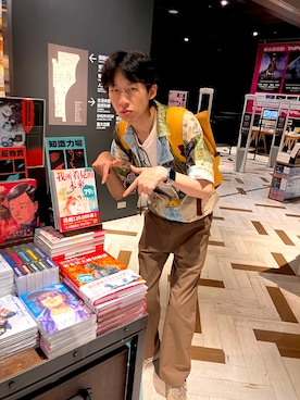 「アイテム（チノパンツ）」を使った、takaki崇樹さん（メンズ・177cm）の夏コーディネート