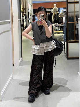 「LEPSIM（レプシィム）のレオパード柄パンツ　1043170（その他パンツ、イエロー系）」を使った、sereaさん（レディース）の夏コーディネート