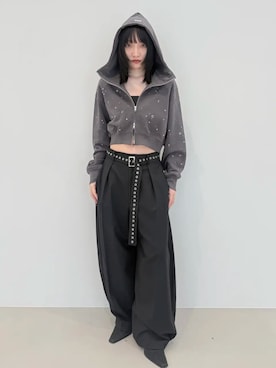 「JOSE MOON（ジョゼムーン）のBIJOU CROPPED SWEAT HOODIE/ビジュークロップドスウェットフーディー（パーカー、グレー系）」を使った、JOSE MOONさん（レディース・159cm）の秋コーディネート