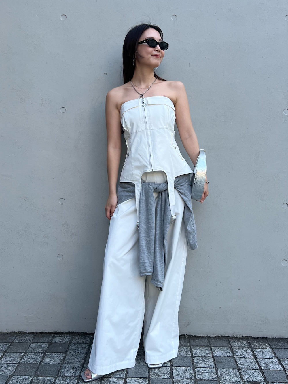 「JOSE MOONの2WAY CARGO DESIGN JUMP SUITS/ツーウェイカーゴデザインジャンプスーツ（サロペット/オーバーオール、ホワイト系）」を使った、JOSE MOONさん（骨格ウェーブ・レディース・158cm）の夏コーディネートの1枚目の写真