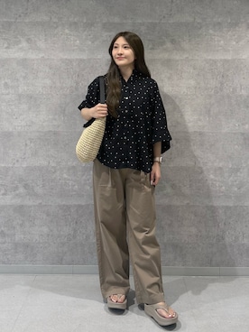 「URBAN RESEARCH DOORS（アーバンリサーチドアーズ）のリネンリヨセルドットドルマンシャツ（シャツ/ブラウス、ブラック系）」を使った、あきらさん（レディース・149cm）の春コーディネート