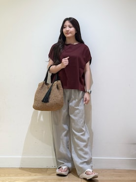 「URBAN RESEARCH DOORS（アーバンリサーチドアーズ）の『UR TECH』サマシェアバックタックコクーンプルオーバー（Tシャツ/カットソー、レッド系）」を使った、あきらさん（レディース・149cm）の夏コーディネート
