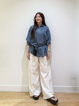 「URBAN RESEARCH DOORS（アーバンリサーチドアーズ）のネックストラップマルチポーチ（ポーチ、ブラック系）」を使った、あきらさん（レディース・149cm）の夏コーディネート