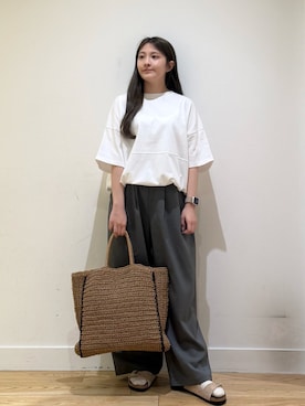 「URBAN RESEARCH DOORS（アーバンリサーチドアーズ）のヘムドロストプルオーバー（Tシャツ/カットソー、ホワイト系）」を使った、あきらさん（レディース・149cm）の春コーディネート
